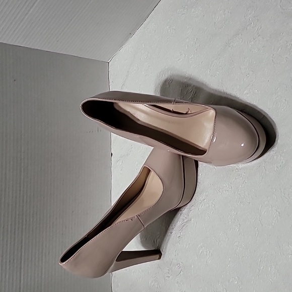 Charlotte Russe Shoes - Charlotte Russe Women's Beige Paten Leather Platform Pumps Size 11